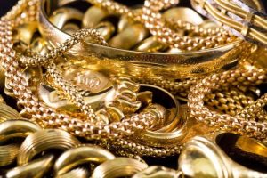 Goldschmuck richtig putzen und pflegen