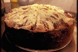 Omas einfacher Pflaumen-Apfel-Kuchen
