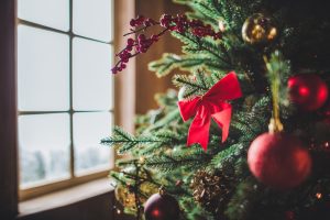 Weihnachtsbaum schmücken