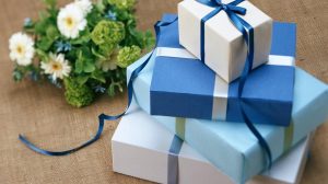 Romantische Geschenkideen finden.