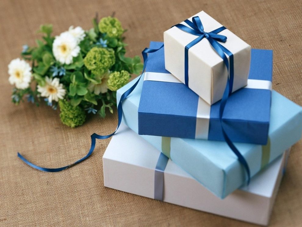 Romantische Geschenkideen finden.